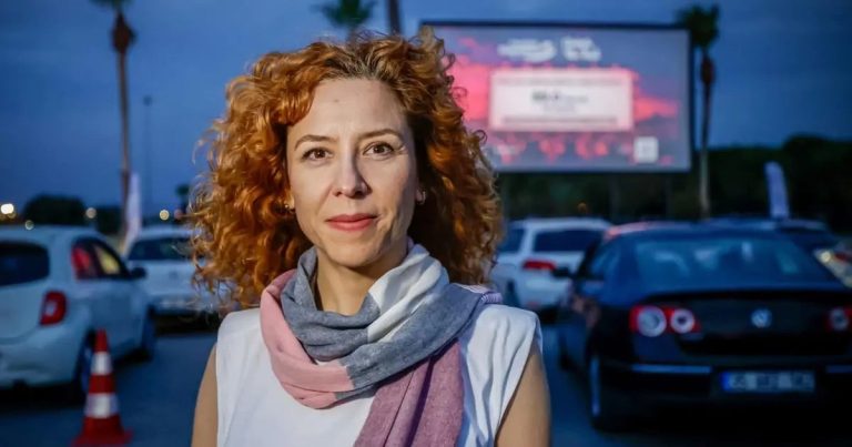 Arabada Sinema Gecesi: İzmir’de Nostalgik Bir Buluşma Başladı