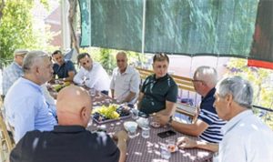 Bergama’da Dayanışma ve Üretici Emeğine Dair Yakından İzlenen Ziyaret: Tugay’ın Ağızda Bal Isıtan Anları ve Yatırımların Nabzı
