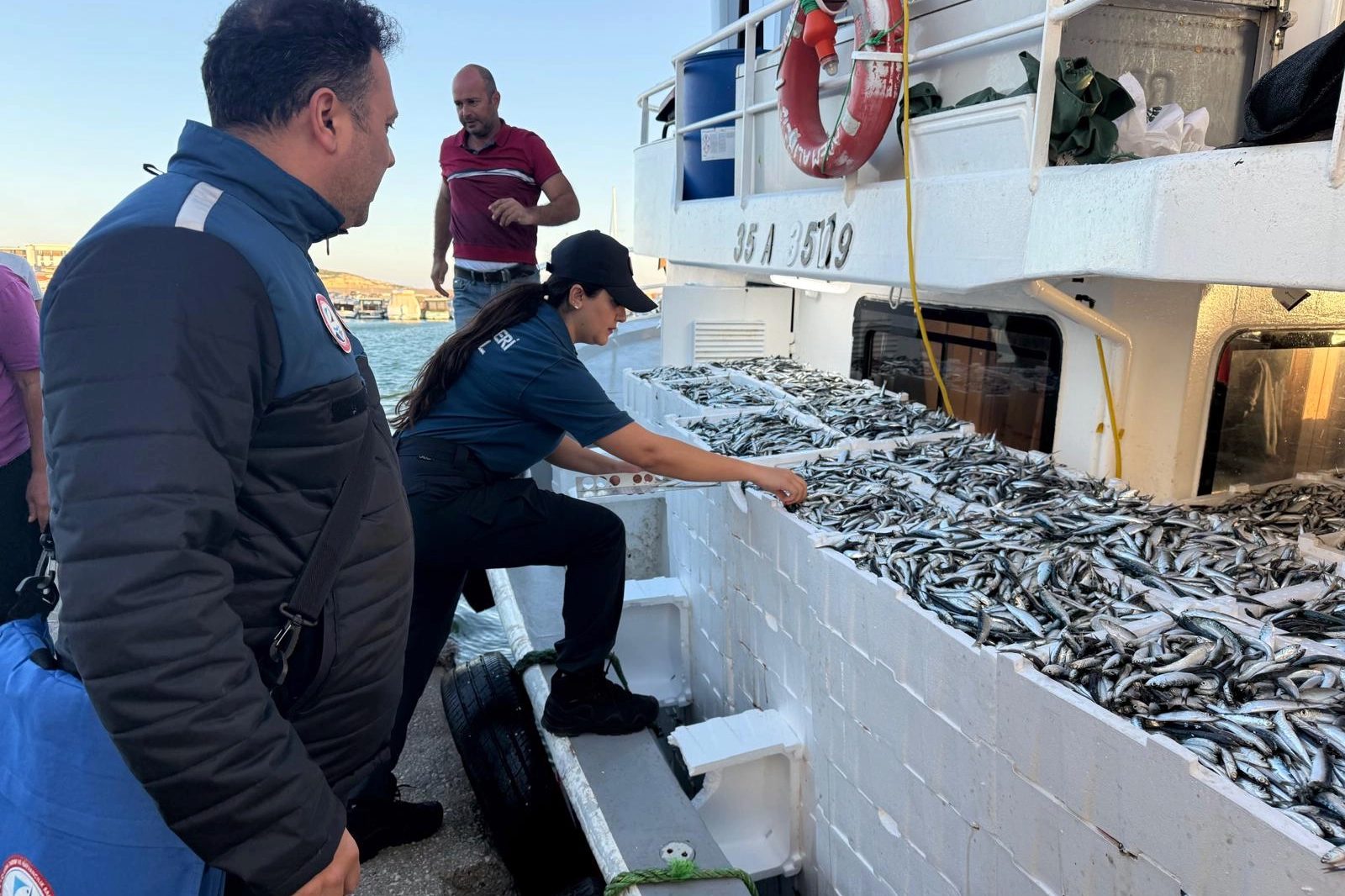 Denizleri Korumak İçin Sıkı Denetim: İzmir’de Yasalara Aykırılık Büyütülüyor