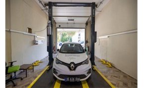 Elektrikli Devrim İzmir’in Şehrine Sürdürülebilir Enerjiyle Yarışta Öncü Oluyor: 100 Elektrikli Araçla 7,5 Milyon Kilometre ve Büyüyen Tasarruflar