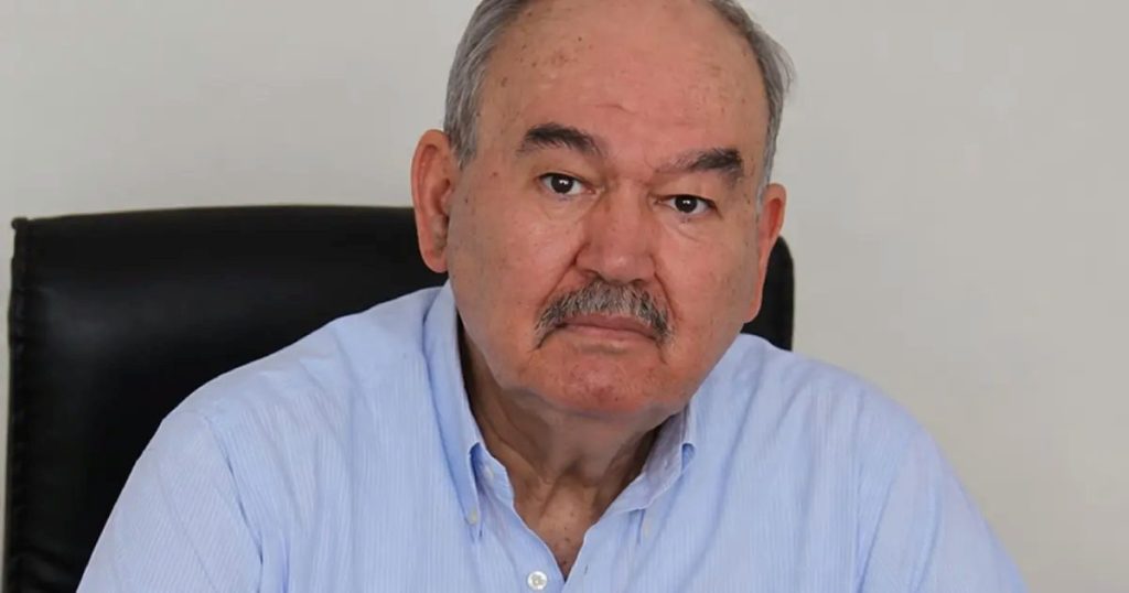 Eski İzmir Belediye Başkanı Burhan Özfatura, Kalp Kriziyle Yoğun Bakımda Gözlem Altında