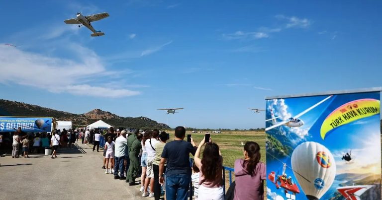 Gökyüzünde Türk Bayrağı: THK Havacılık Festivali Efes Selçuk’ta Tarihi Anlar Yaşattı