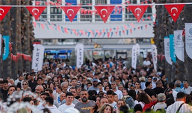 İEF’in Işığında Şehrin Ritmi: İzmir’in 95. Kapıdan Dünyaya Açılan Tüneli