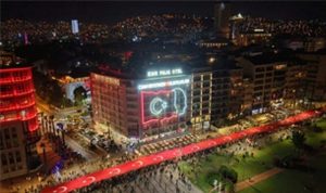 Işığın İzinde: İzmir’in Yürekten Yükselen 9 Eylül Şöleni ve Fenerlerin Aydınlattığı Sabah