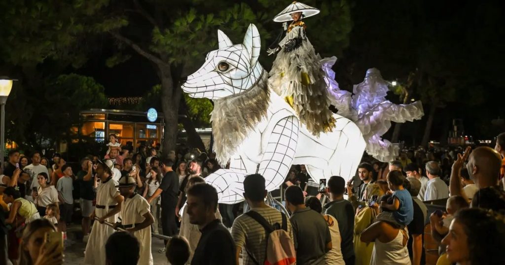İzmir Fuarı Parlıyor: Çim Konserleri, Sahne Şovları ve Gençlik ile Çocuk Alanlarıyla Dolu Dolu Dokuz Gün