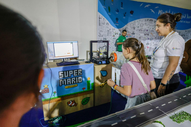 İzmir Fuarında Kadınlar, Gençler ve Çocuklar İçin Robotik Eğlence ve Bilgi Dolu Deneyimler