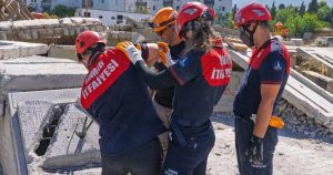 İzmir İtfaiyesi Yükselen Gösterge: Ağır Arama-Kurtarma Yeterlilikleriyle Afetlere Hazır, Uluslararası Standartlarda Proje Rüzgarı Estiriyor