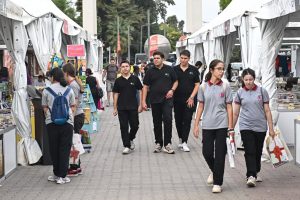 İzmir Kitap Fuarı İZKİTAP-8: Şehrin Küçük Bir Kitap Karnavalı