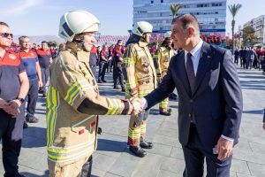 İzmir Yangınlarına Hüzün ve Umut: İtfaiye Hizmetlerinin 103. Yıldönümünde Geleneksel Anlatımın Ötesinde Bir Anlatı