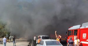 İzmir’de Çiğli Yolu Üzerinde Tır Yangını: Dumanlar Tüneli Kapladı, Yol Güvenliği Yenilendi