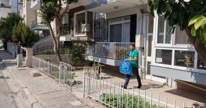 İzmir’de Kapıdan Kapıya Atık Toplama Projesi Her Mahallede Başarıyla Devam Ediyor