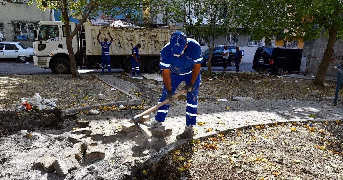 İzmir’de Nitelikli İstihdamın Kapısını Aralayan Meslek Fabrikası: Ücretsiz Kurslarla Geleceğin Belediye Personelleri Yetişiyor