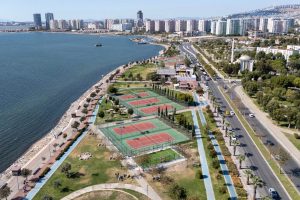 İzmir’de Spora Yeni Ufuklar: Padle Kortlarıyla Hareketin Tam Merkezi