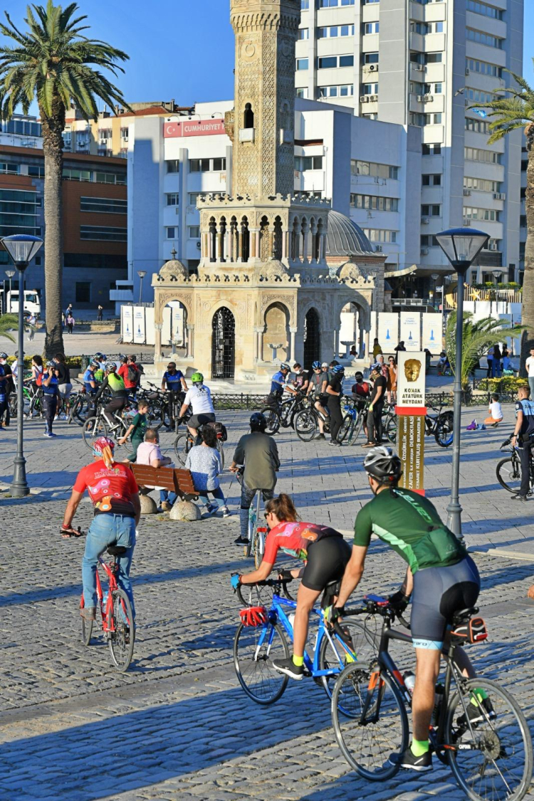 İzmir’in 2050 Hedefi: Şehir İklimini Dönüştüren Ulaşım ve Evsel Değişimler