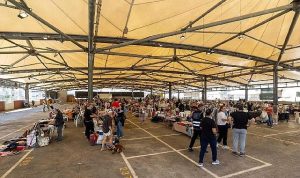 İzmir’in İkinci El Pazarı: Dayanışma ve Ekonomiye Değer Katan Hikaye