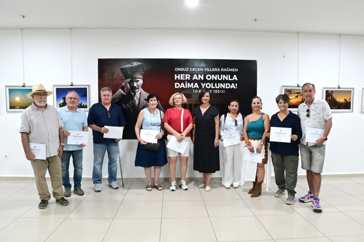 İzmir’in Kurtuluşunun Işığında: “Kurtuluşun Şehri İzmir” Sergisi Kapılarını Açıyor