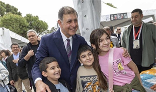 Kültürpark’ün Ruhu: Binlerce Sayfanın Buluşması ve Söylemin Işığıyla İZKİTAP 2026