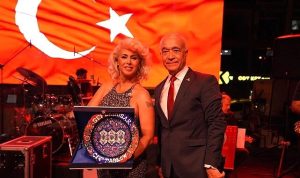 Kurtuluşun Işığı: Seferihisar’ın 104 Yıllık Özgürlük Yolculuğu ve Sahnedeki Yıldızlar