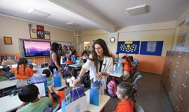 Okula Hoş Geldin Paketiyle Başlayan Eğitim Yolculuğu: Çeşme Belediyesi’nden Yeni Ufuklar İçin İlk Adım