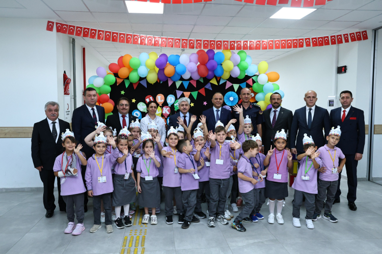Şehrin Kalbinde Başarı Dolu Anlar: Sakarya’daki İlköğretim Haftası'nda Yeni Başlangıçlar ve Büyük Heyecan