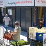 Toprakla Büyüyen Dayanışma: Yakaköy’ün 20 Dönümlük Tarlasında Bedelsiz Sofralar ve Sembolik Krediler