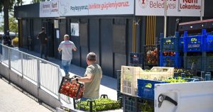 Toprakla Büyüyen Dayanışma: Yakaköy’ün 20 Dönümlük Tarlasında Bedelsiz Sofralar ve Sembolik Krediler