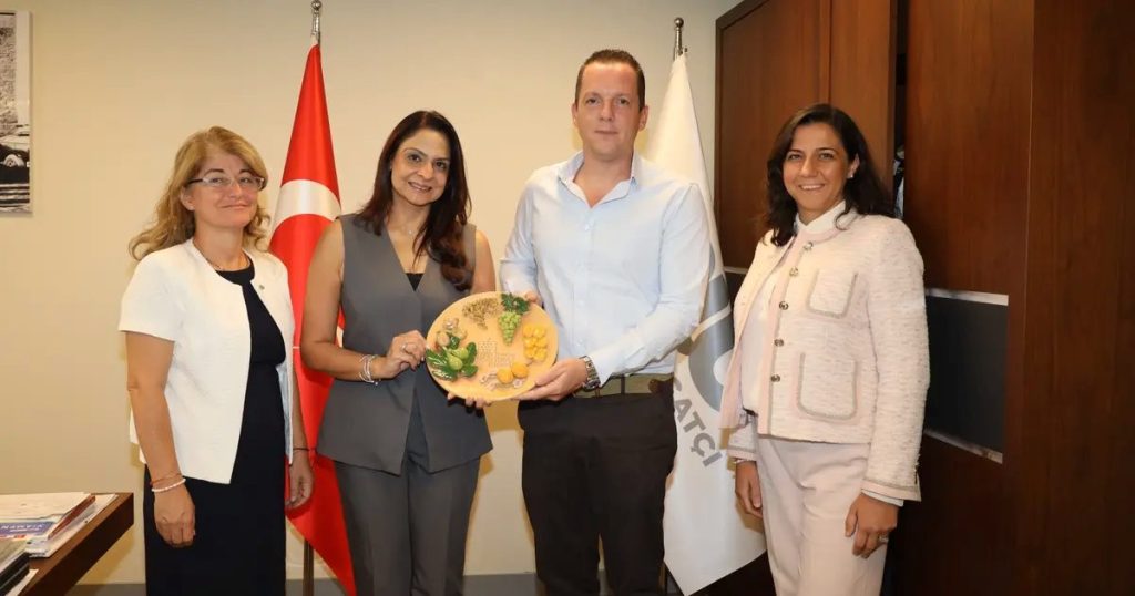 Türkiye-Korsik Hindistan: Kuru Meyve Savaşı Başladı — Türkiye’nin Lezzetli Gücü Hindistan Pazarında Büyüyor