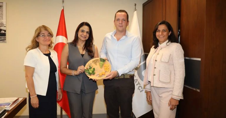 Türkiye-Korsik Hindistan: Kuru Meyve Savaşı Başladı — Türkiye’nin Lezzetli Gücü Hindistan Pazarında Büyüyor