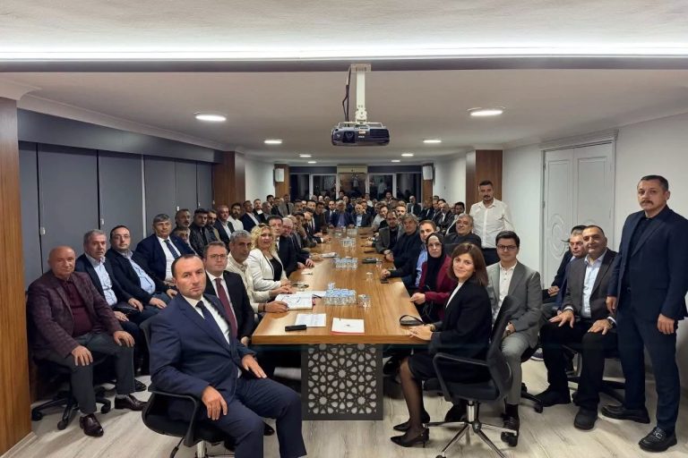 Bursa’da Güçlü Çalışma Temasıyla Yeni Dönem Kapsamı: İl Yönetimi, Komisyonlar ve Görev Dağılımı Yeniden Belirlendi