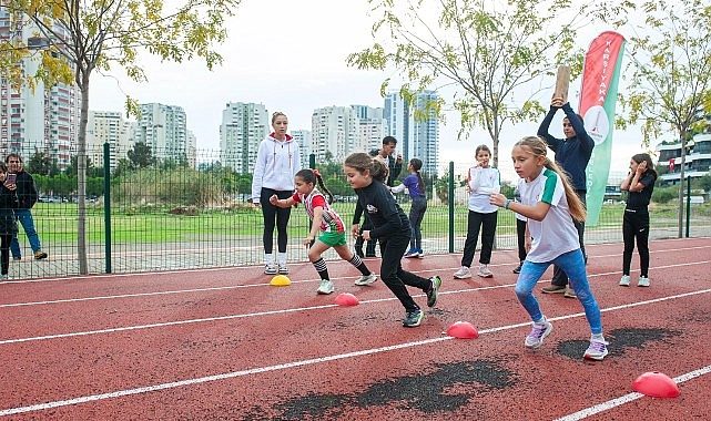 Coşkusuyla Yükselen Cumhuriyet: Karşıyaka’da Atılımlar ve Anılarla Dolu Bir Gün