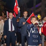 Cumhuriyetin Işığında Datça: 103 Yıllık Çelenkler, Kortejler ve Fener Alayının Birleşen Nabzı
