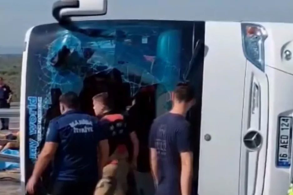 Dev Letkalem: Akhisar’da Trafik Faciası ve Yaşamlar İçin Saatlerce Süren Kurtarma Operasyonu