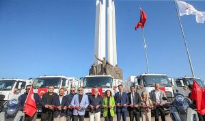 Geleceğe Temizlikle Yürüyoruz: Karşıyaka’yı Şahlandıran 17 Yeni Çöp Kamyonu ve Ötesi