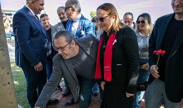 Güzelbahçe’de Ahmet Taner Kışlalı’nın Anıtı Önünde Anlamlı Anma: Aydınlık İçin Diriliş Mesajı