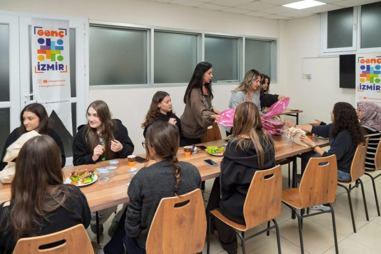 İzmir Gençliğine Yüzde 100 Destek: Üniversite Öğrencilerinin Barınma ve Sosyal Entegrasyonu İçin Yeni Adımlar