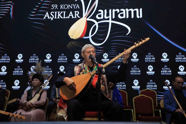 Karatay’ın Sesini Ören Eller: Âşıklar Bayramı’nda Yürekten Kopan Dökümler ve Geleneklerin Canlı Nabzı