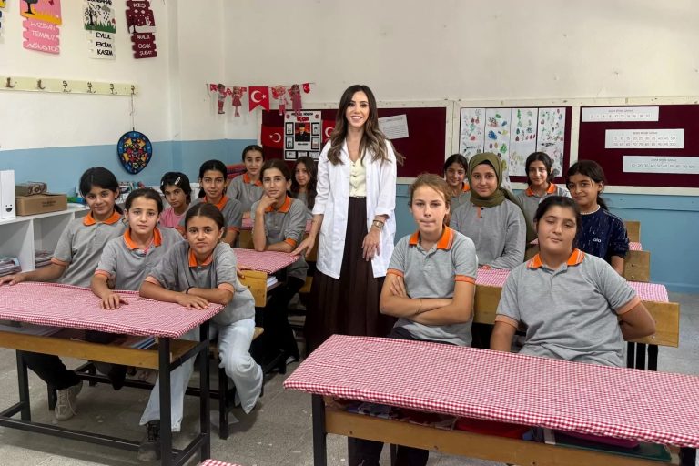 Kozluk’te Genç Kızlara Yönelik Ergenlik Eğitimi Başarıyla Gerçekleşti