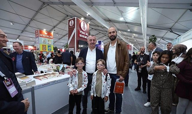 Kültür Yolculuğu: Kitap Fuarı’nın Ruhu ve Şehrin Işığıyla Büyüyen Söylemler
