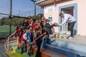 Sporla Geleceğe Adım At: Okullara Malzeme Desteğiyle Her Çocuk İçin Fırsat Yaratıyoruz