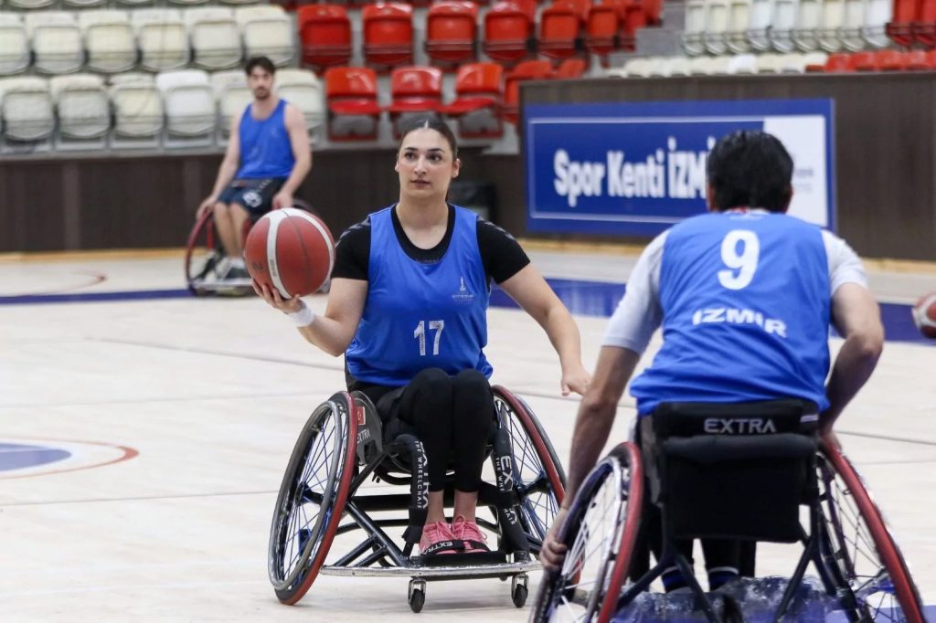 Yükselişe Odaklan: İzmir’in Tekerlekli Sandalye Basketbolu Sahalara Hazır